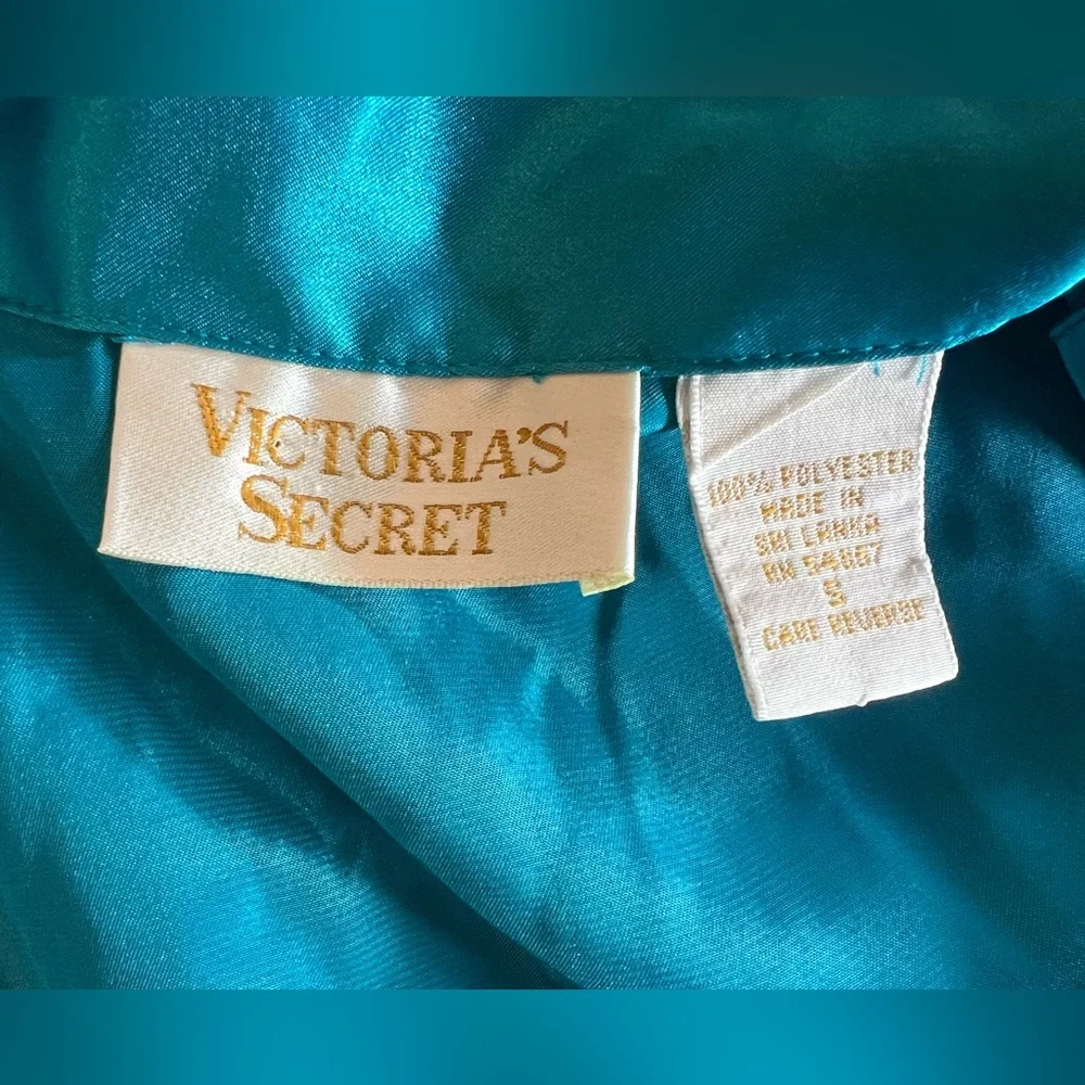 VTG VICTORIA’S SECRET Gold Label Satin Teal Embroidered VS Nightshirt Button Up